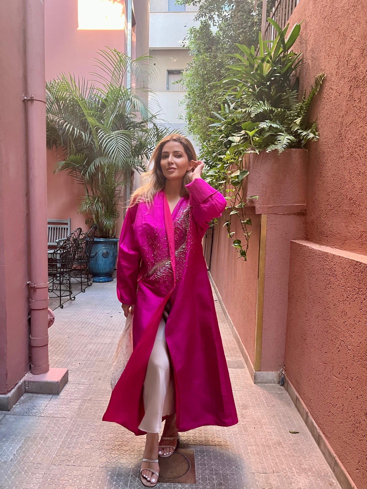 Magenta abaya