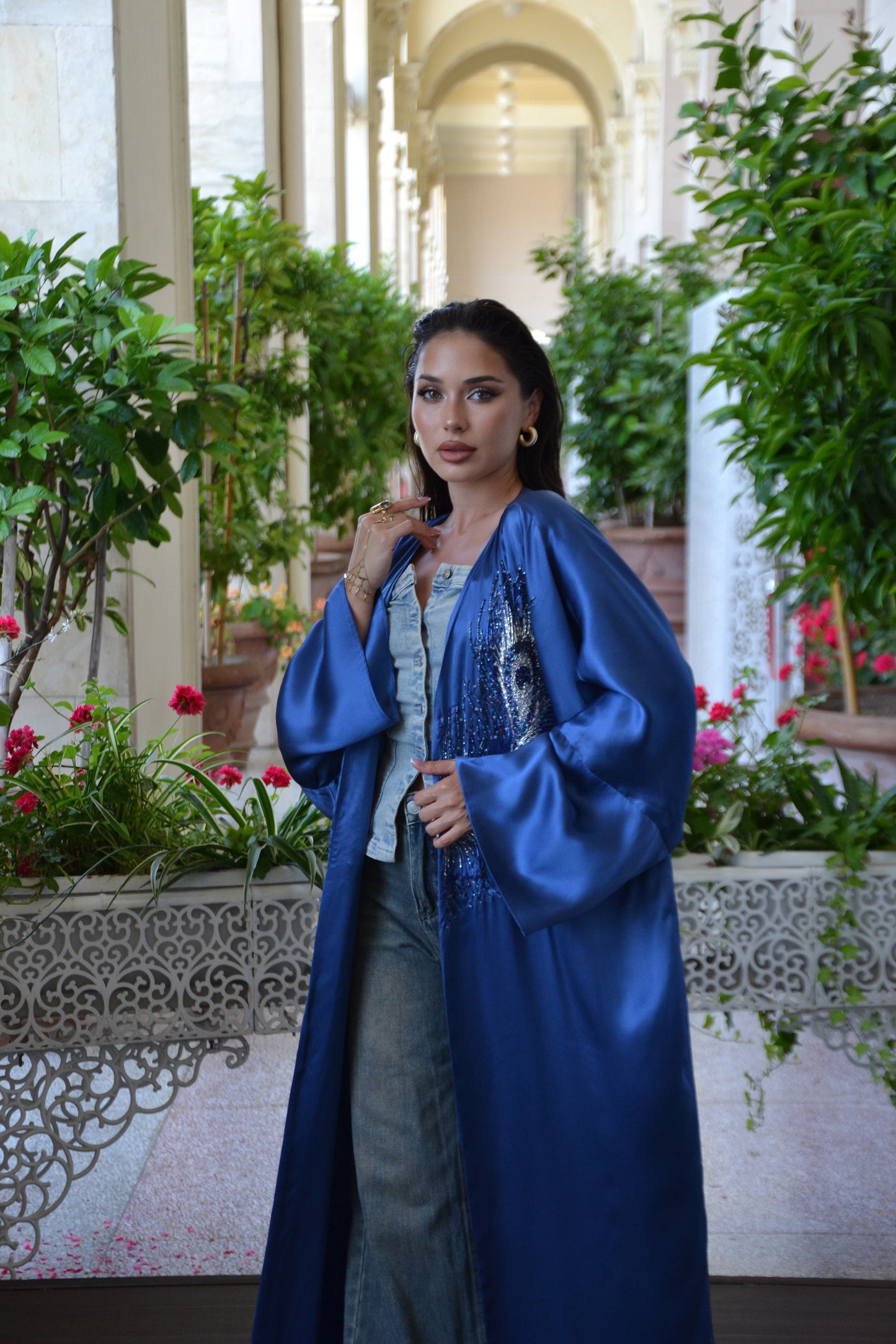 Luna abaya