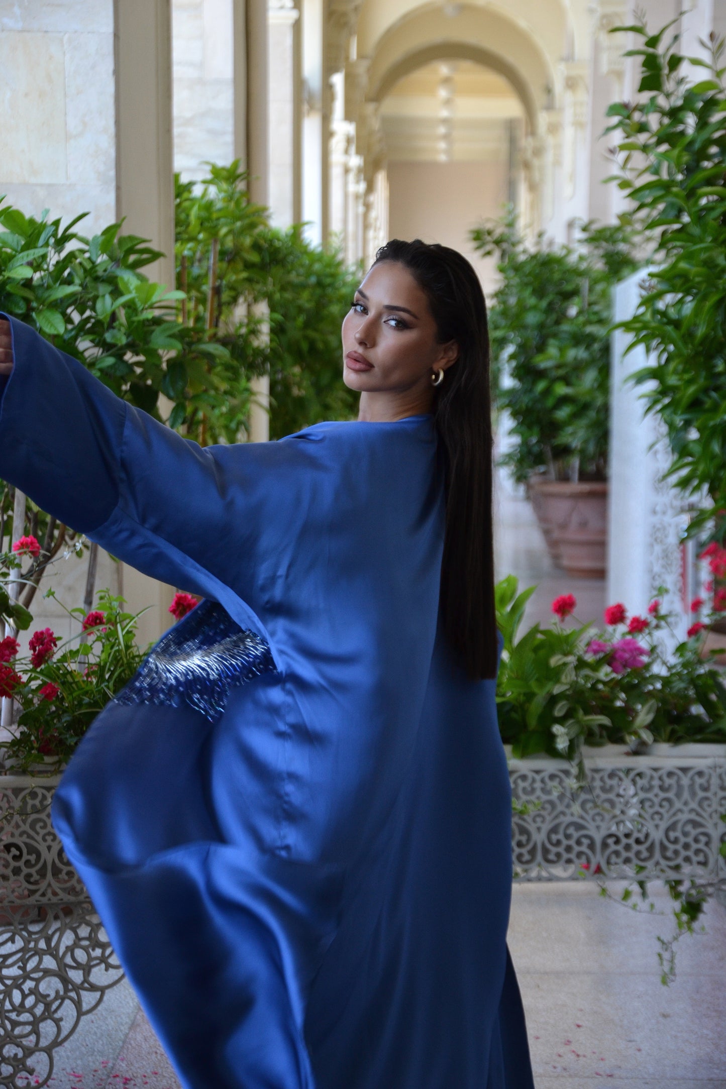 Luna abaya